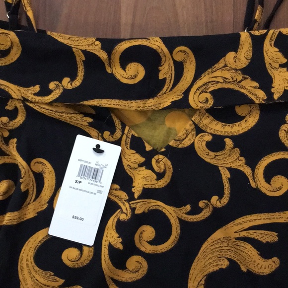 Guess Tops - Picture 3 of 5